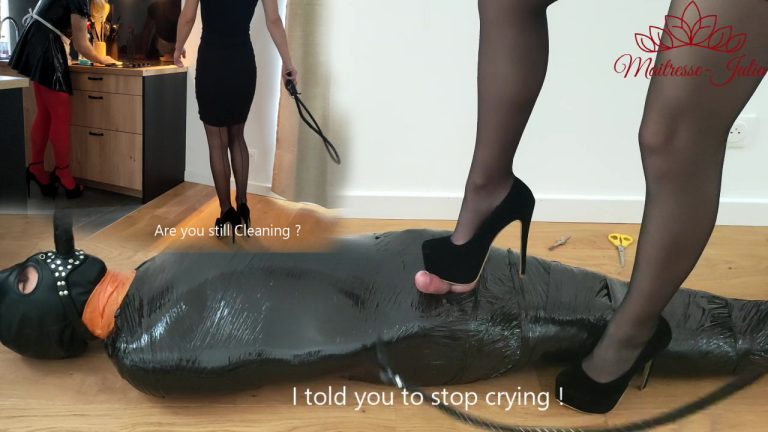 maitresse julia – bondage session with her slave brenda – maitresse julia mommify her sissy maid foot fetish femdom session