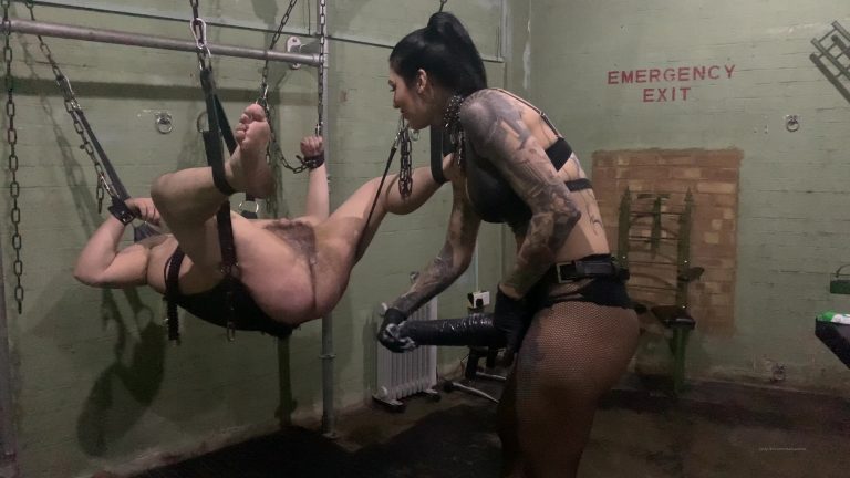 mistress damazonia – i stretched his ass for an hour in the bunker 4k – strapon