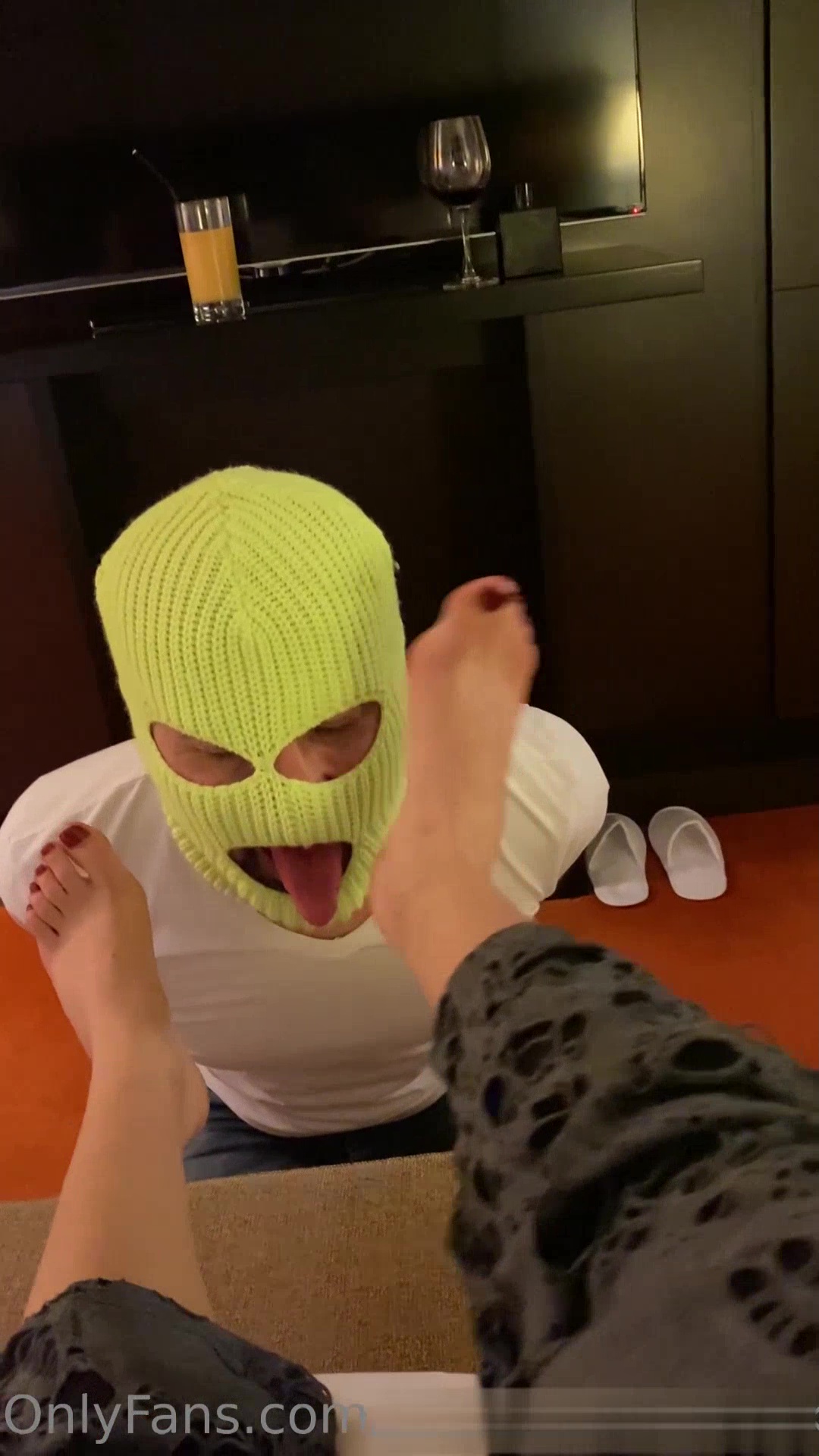 foot gagging art