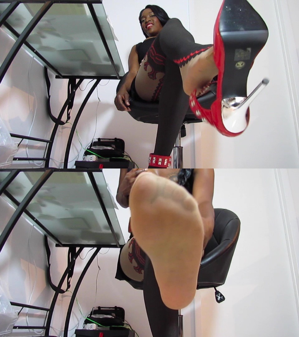 stinky sweaty luxury hose