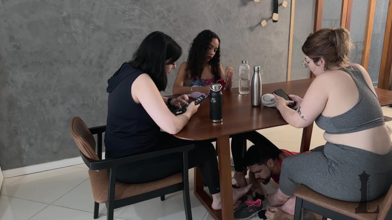 Duda Leal with friends ignoring foot slave after gym