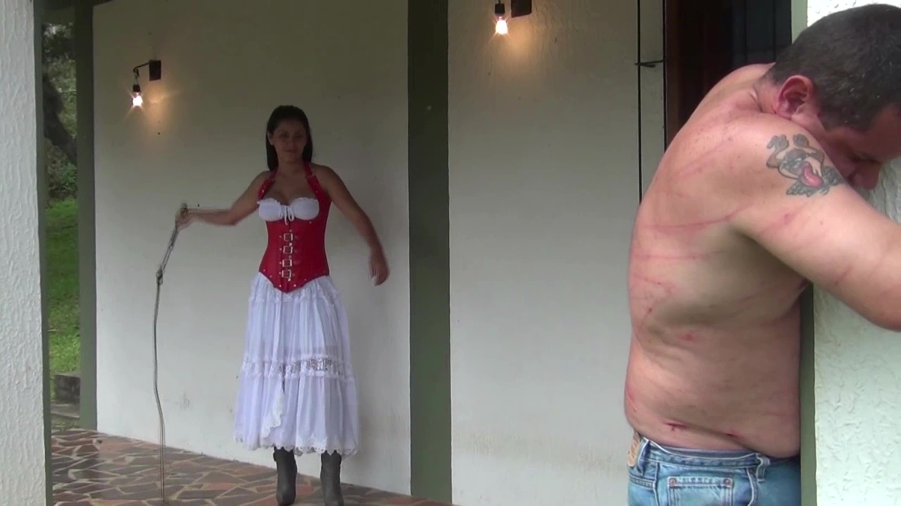 Plantation Mistress And Her Very Effective Method To Make Her Slaves To Obey