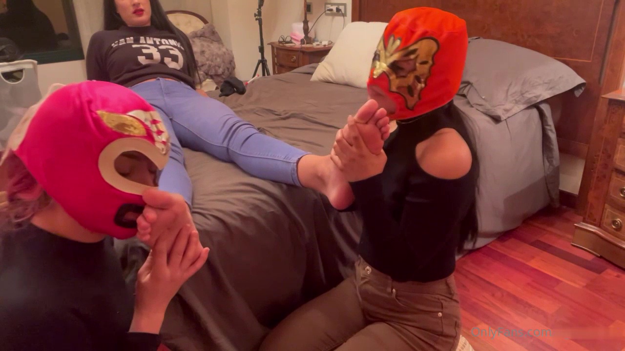 2 weak sluts for my strong feet