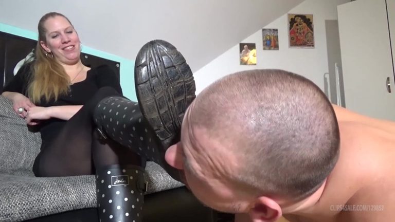 sadistic step-sister: lick the mud off my boots