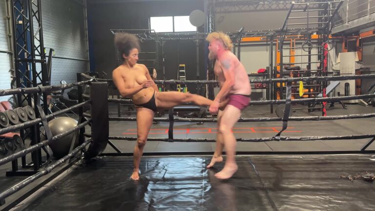 castrated by ebony amazon on the ring